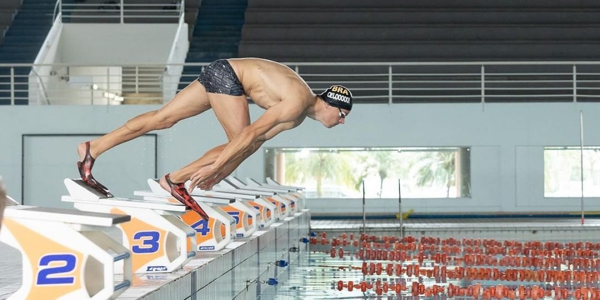 César Cielo tenta quebrar seu próprio recorde mundial em vídeo