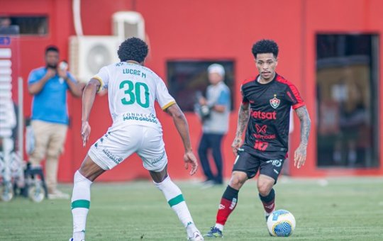 Vitória vence Cuiabá por 1 a 0 e se afasta da zona de rebaixamento