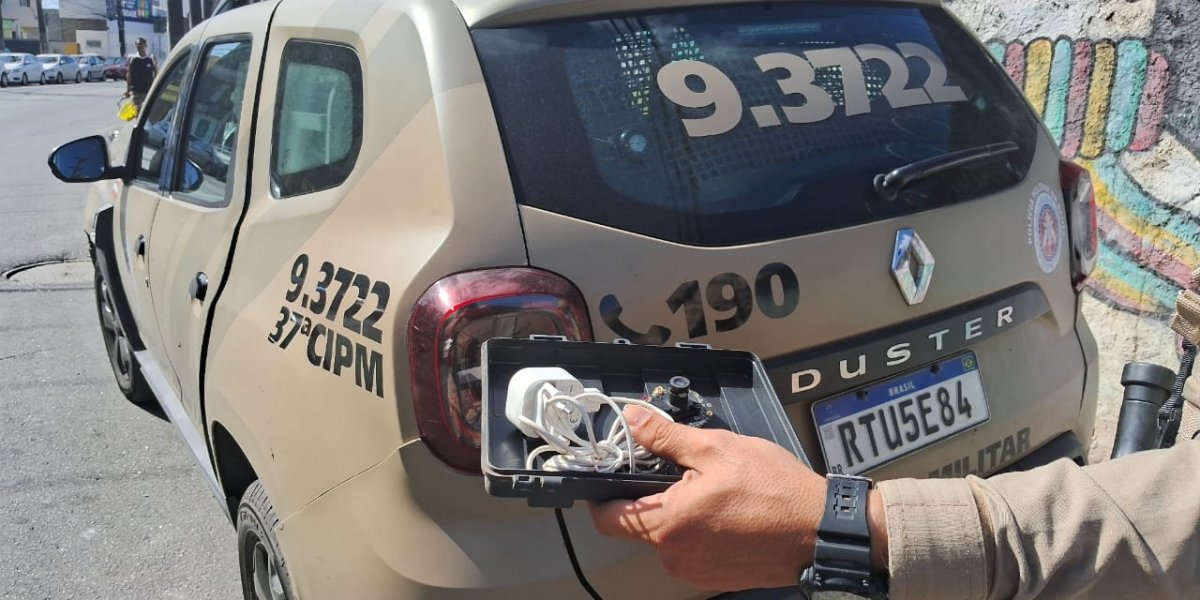 Polícia Militar desinstala câmera clandestina na Santa Monica