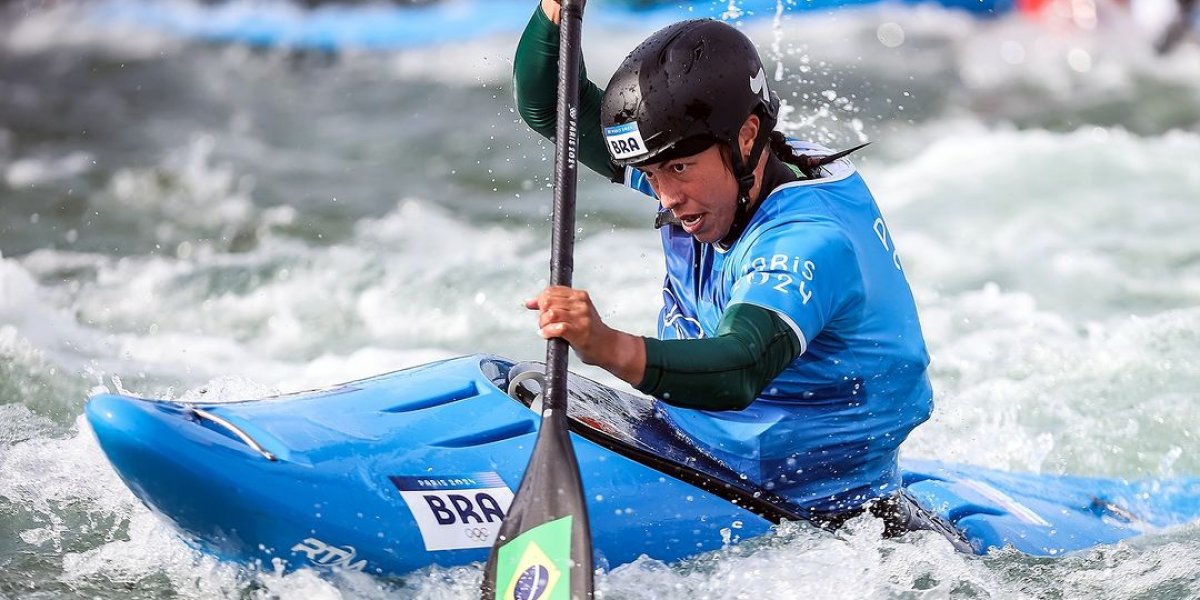 Ana Sátila avança para as semifinais do caiaque cross em Paris