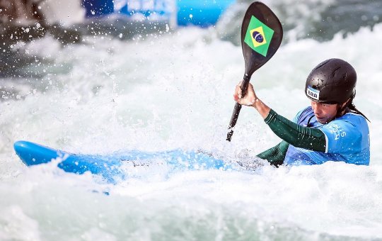 Ana Sátila encerra participação em Paris com a oitava posição no caiaque cross
