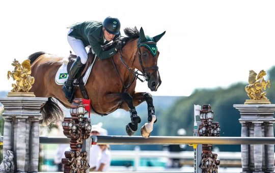Stephan Barcha fica em 5º no salto do hipismo nas Olimpíadas de Paris