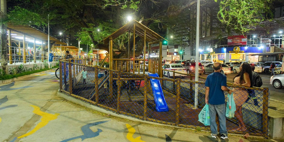Praça Nossa Senhora Aparecida se novo atrativo de lazer no Imbuí após obras