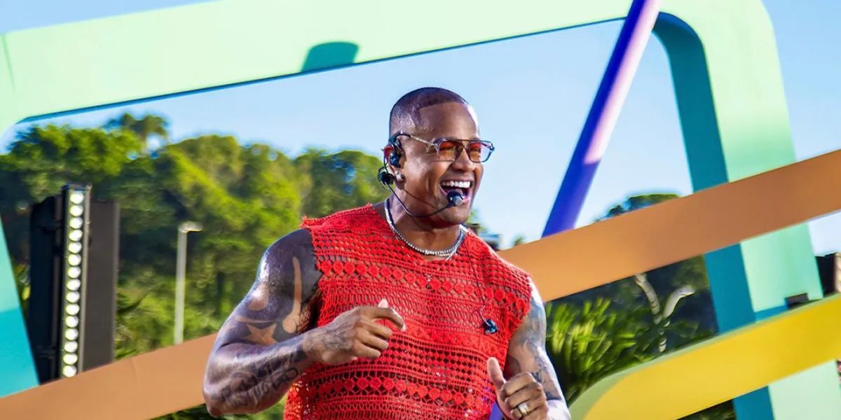 Léo Santana apresenta turnê do 'PaGGodin'