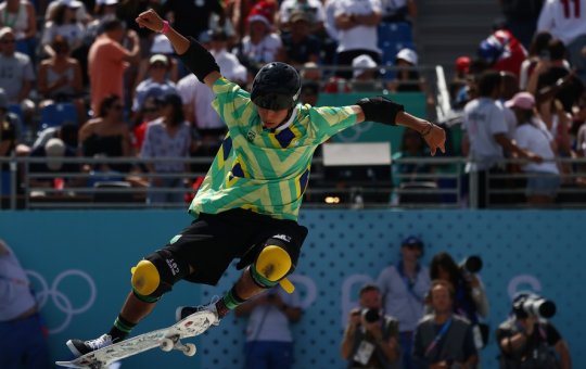 Brasil conquista bronze com Augusto Akio no skate park em Paris 2024