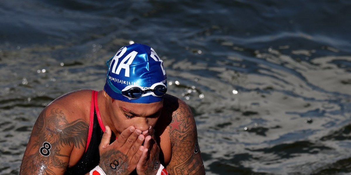 Ana Marcela Cunha fica em quarto na maratona aquática