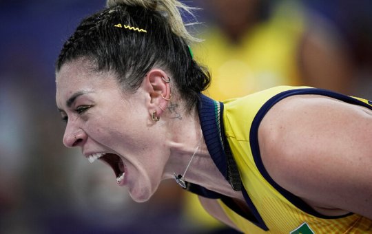 Brasil perde para os EUA e está fora da final do vôlei feminino