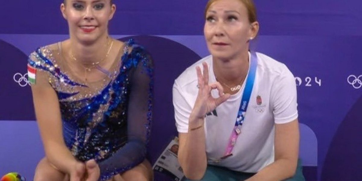 Treinadora da ginasta Húngara faz gesto Neonazista durante Olimpíadas