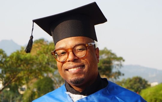 Cantor Buchecha se forma na faculdade aos 49 anos