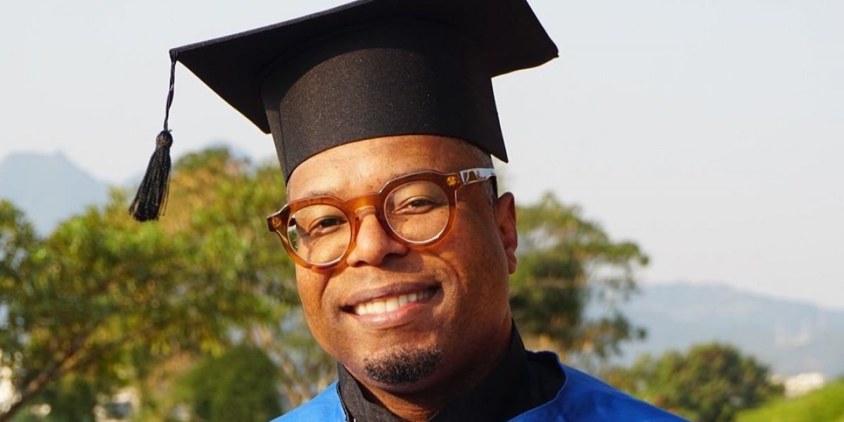 Cantor Buchecha se forma na faculdade aos 49 anos