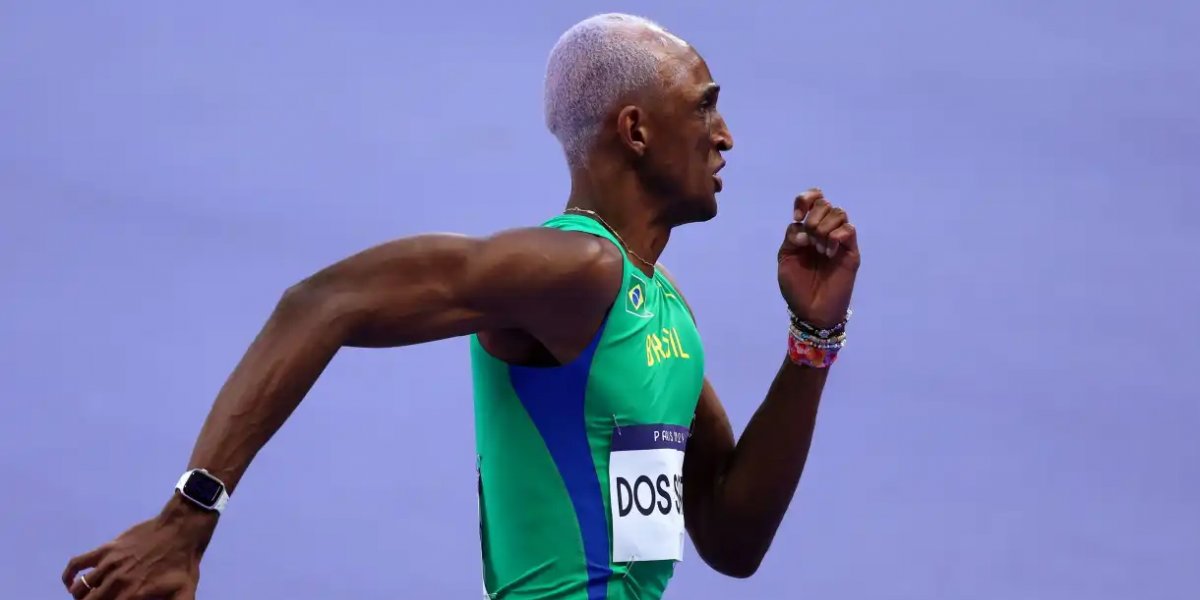 Alison dos Santos garante bronze nos 400m com barreiras em Paris