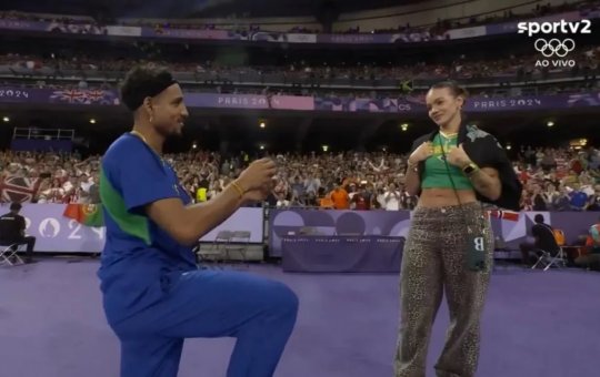 Almir dos Santos pede a namorada em casamento na final do Salto Triplo