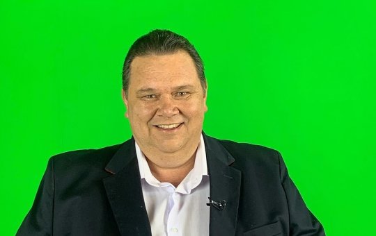 Prefeito de Mirandópolis-SP viraliza ao anunciar novas ambulâncias