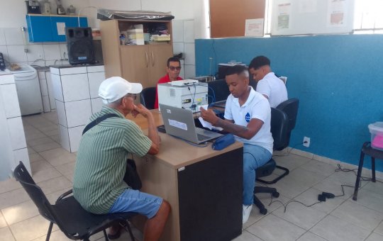 Embasa atende população do bairro Santa Cruz em Salvador