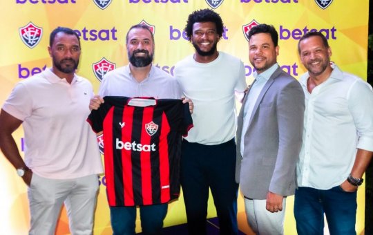 Patrocinador do Vitória pode ajudar na contratação de atacante; saiba detalhes