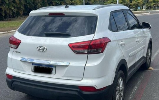 Suspeito em liberdade provisória vai ao Fórum com veículo roubado