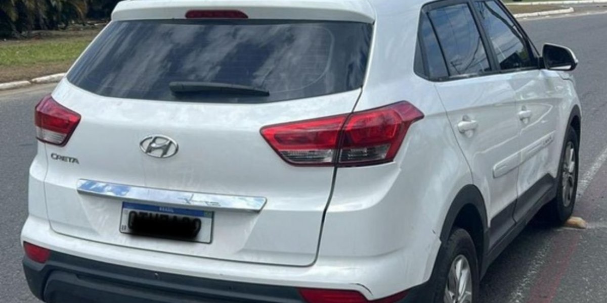 Suspeito em liberdade provisória vai ao Fórum com veículo roubado