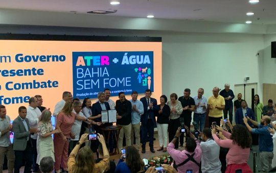 Governador Jerônimo assina contratos do edital "Ater Bahia Sem Fome"