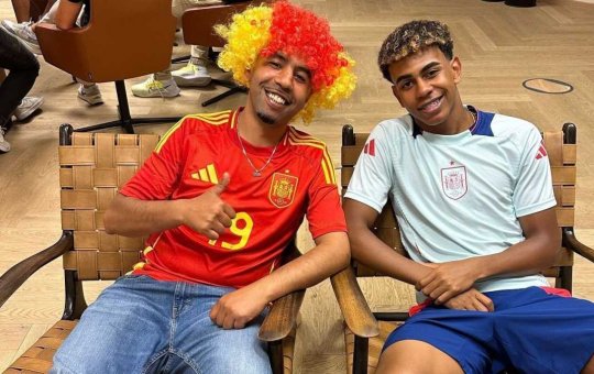 Pai de Lamine Yamal, do Barcelona, é esfaqueado na Espanha