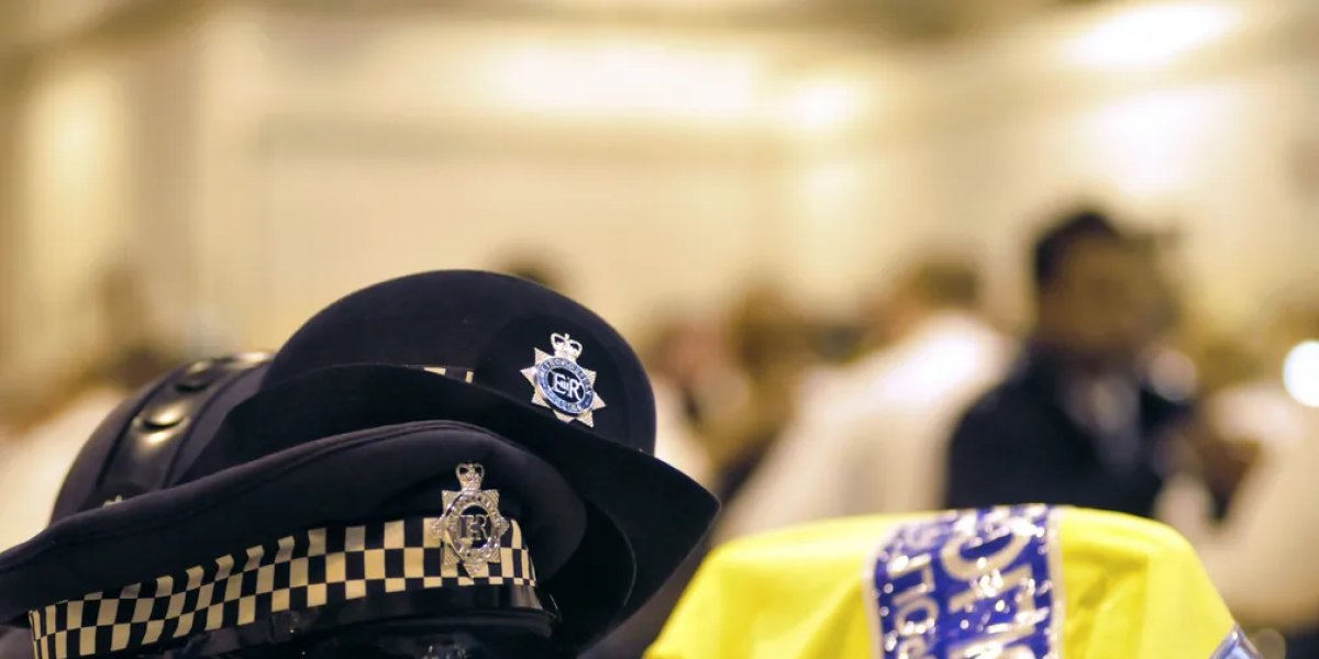 Menina de 11 anos é esfaqueada durante férias em Londres