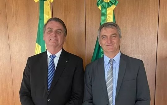 Irmão de Bolsonaro tem o patrimônio triplicado nos últimos 8 anos 