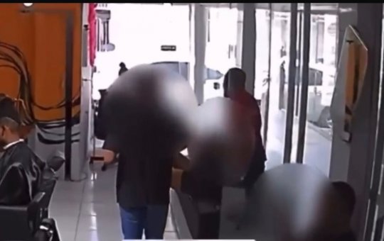 Dupla assalta barbearia na Pituba em Salvador