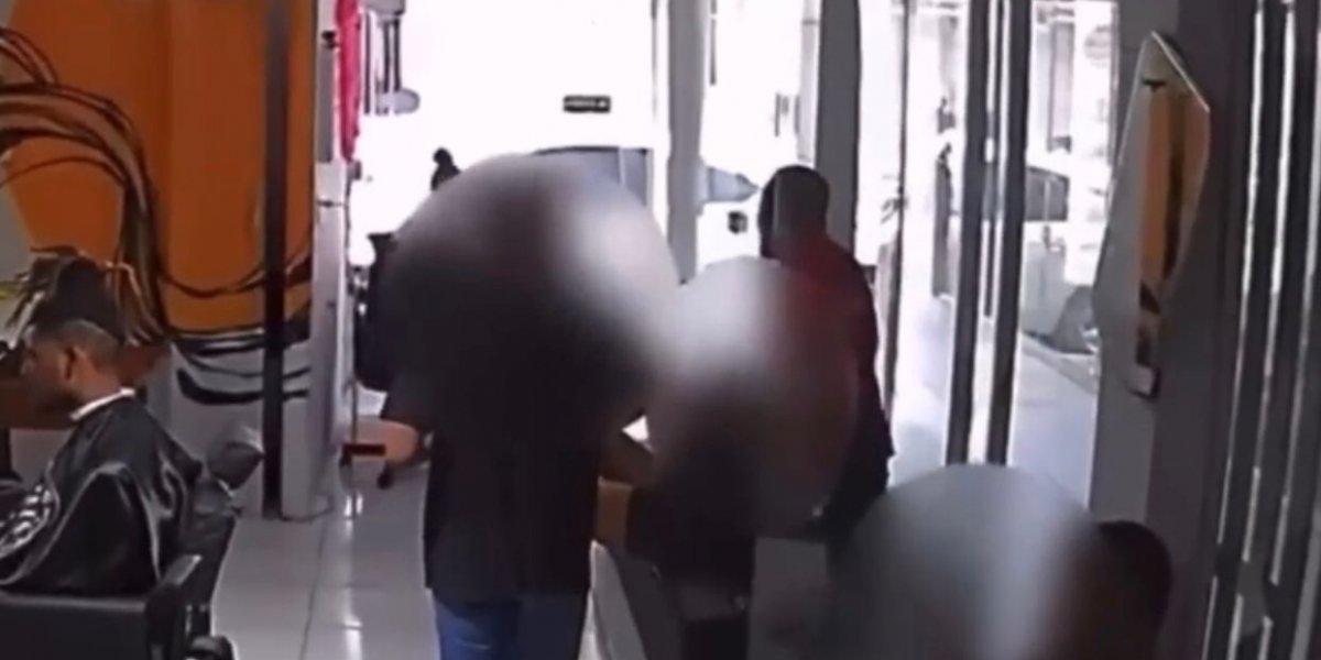 Dupla assalta barbearia na Pituba em Salvador