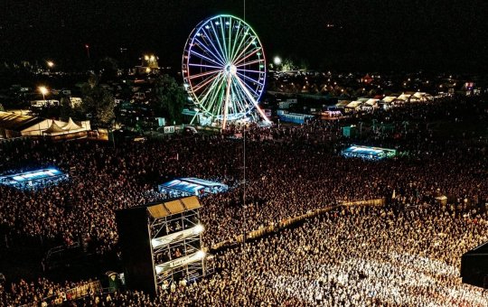 Incêndio em roda-gigante durante festival na Alemanha deixa mais de 20 feridos
