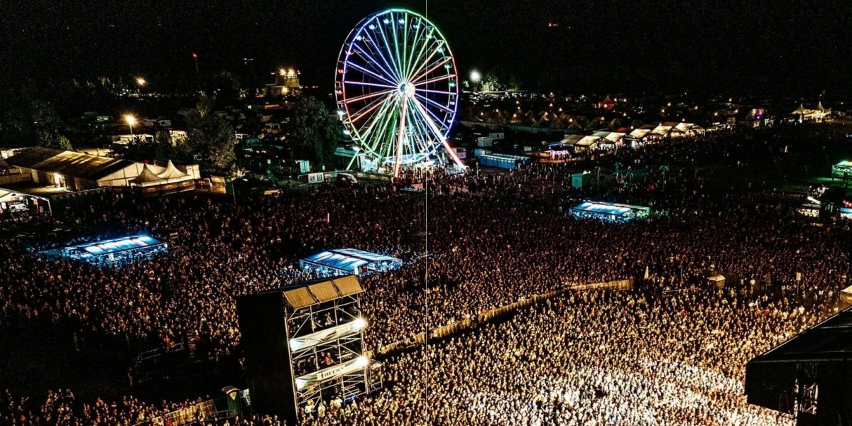 Incêndio em roda-gigante durante festival na Alemanha deixa mais de 20 feridos