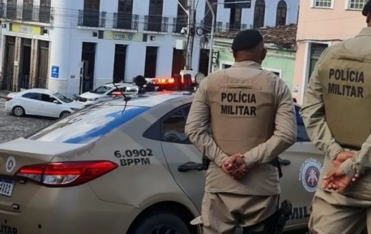 Polícia Militar liberta mulher de cárcere de privado no Garcia