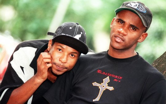 Viúva de Claudinho processa cemitério por remoção não autorizada do cantor