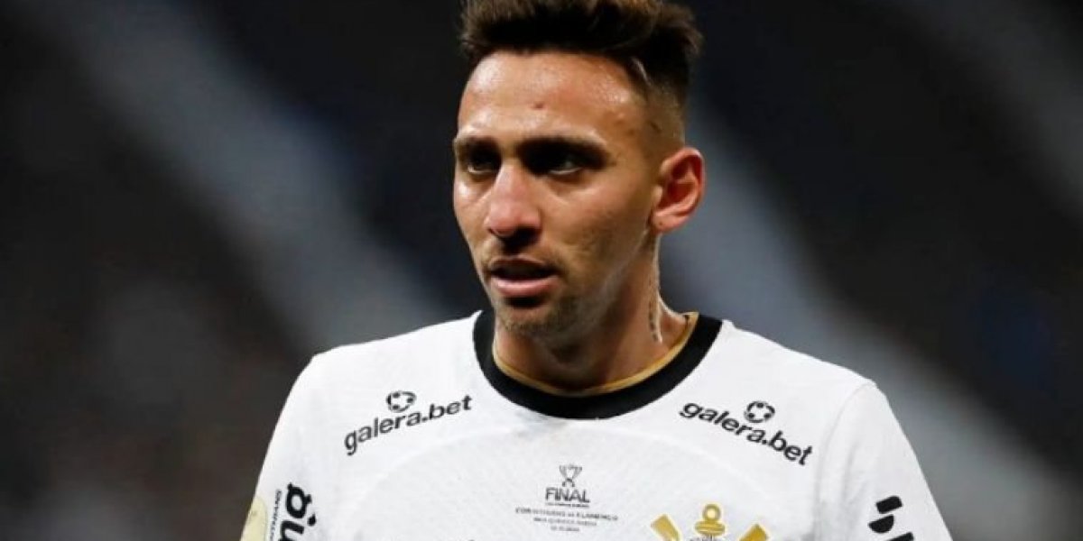 Gustavo Silva, o Mosquito, se apresenta ao Vitória e realiza exames médicos