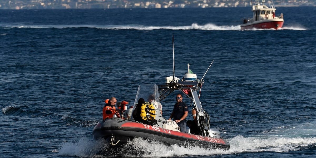 Seis pessoas seguem desaparecidas após naufrágio na Itália