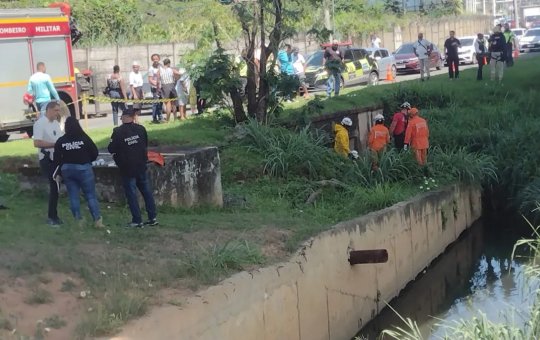 Corpo é encontrado em córrego na Av.Paralela