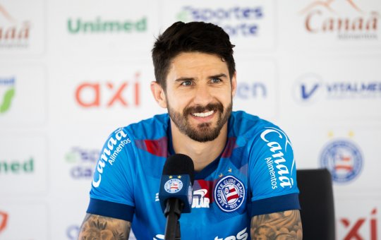 Everaldo afirma "não ligar" para críticas e celebra boa fase do Bahia