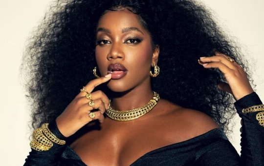 Torcedores do Vasco xingam ex de Iza durante show da cantora