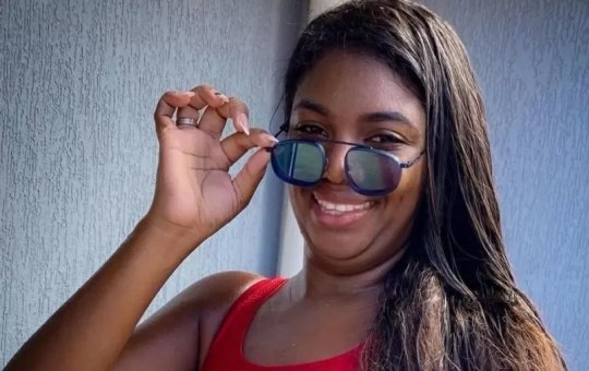 Raquel Brito rebate comentário de internauta que sugeriu cirurgia plástica