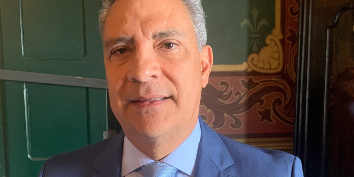 Presidente do TCE recebe medalha Thomé de Souza na Câmara Municipal de Salvador