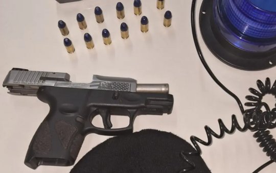 Polícia prende suspeito de porte ilegal de arma e falsidade ideológica