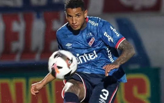 Jogador uruguaio internado após passar mal em campo tem piora no quadro clínico