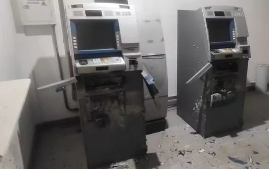 Suspeitos detonam caixas eletrônicos de gráfica em Fazenda Grande