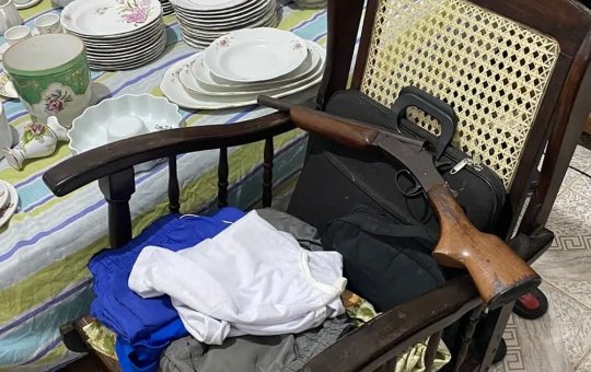 Homem é preso em Salvador por agredir e ameaçar a própria mãe de 83 anos