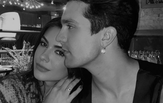 Jade Magalhães mostra look e revela sala secreta no escritório de Luan Santana