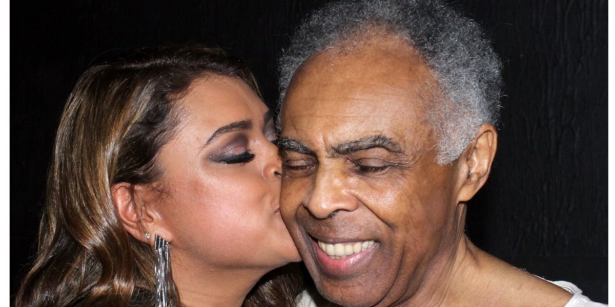 Gilberto Gil faz serenata para Preta Gil em meio ao tratamento oncológico