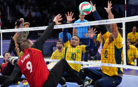 Paralimpíadas 2024: Irã derrota Brasil no vôlei sentado masculino