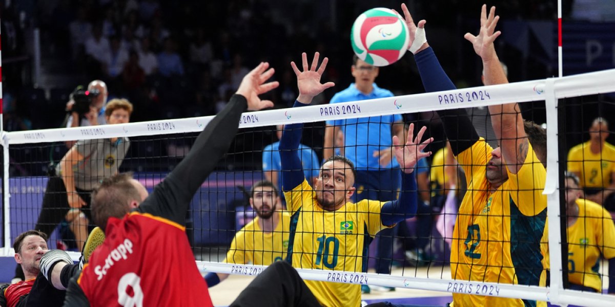 Paralimpíadas 2024: Irã derrota Brasil no vôlei sentado masculino