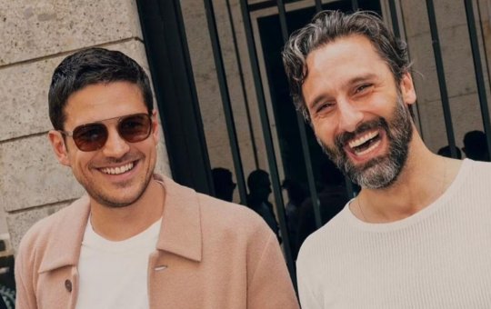 Marco Pigossi se casa com cineasta Marco Calvani em cerimônia na Itália