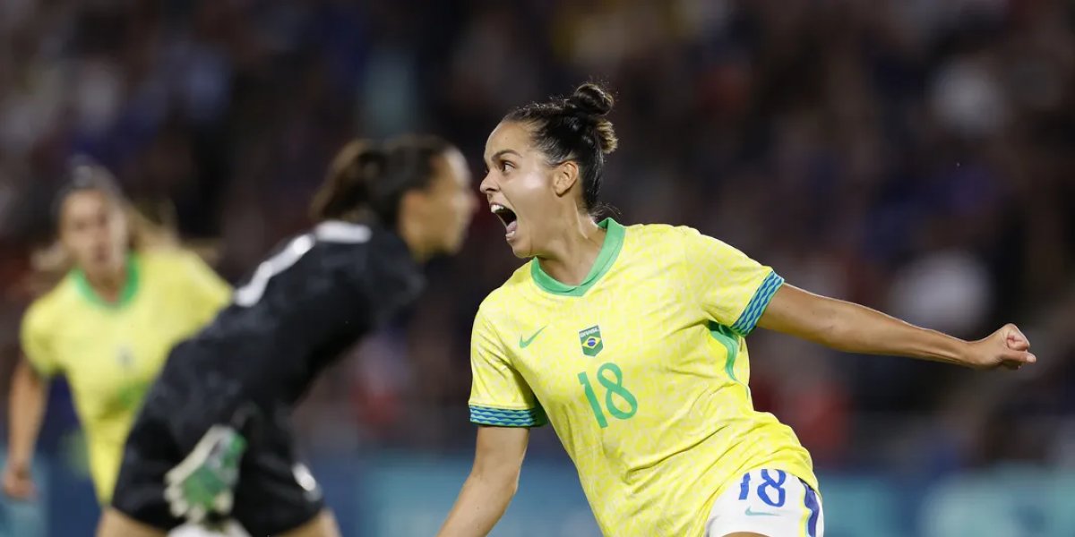 Bola de Ouro feminina tem duas jogadoras brasileiras entre as 30 indicadas