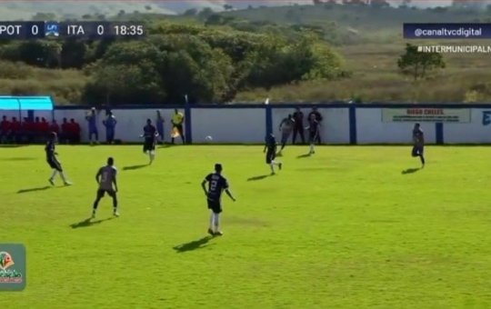 Helicóptero interrompe jogo de futebol na Bahia para embarque de deputado