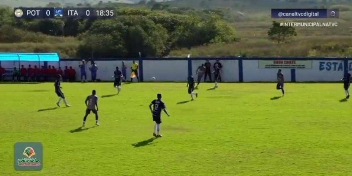 Helicóptero interrompe jogo de futebol na Bahia para embarque de deputado